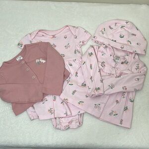 Carter’s Baby Girl Outfit Size 12 Months